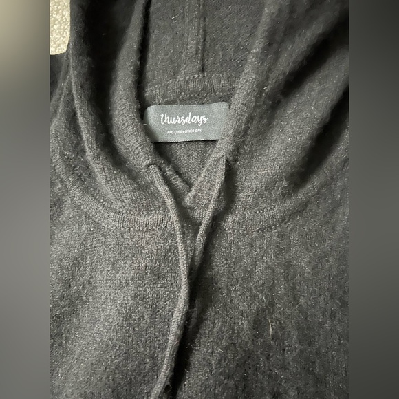 Thursdays 100% Cashmere Hoodie size Med - Picture 2 of 5